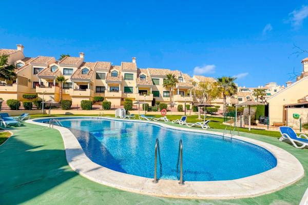 Venta de piso en Barrio Lomas de Campoamor, Orihuela
photo 1