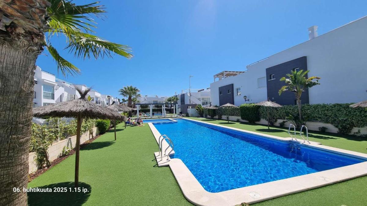 Sale of townhouse in  Calle Cecilio Gallego Alaminos , Torrevieja photo 2