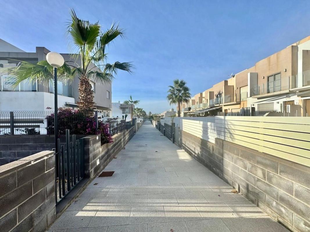 Продажа таунхауса в Calle Cecilio Gallego Alaminos , Торревьеха photo 2