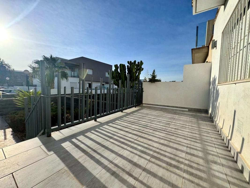Продажа таунхауса в Calle Cecilio Gallego Alaminos , Торревьеха photo 3