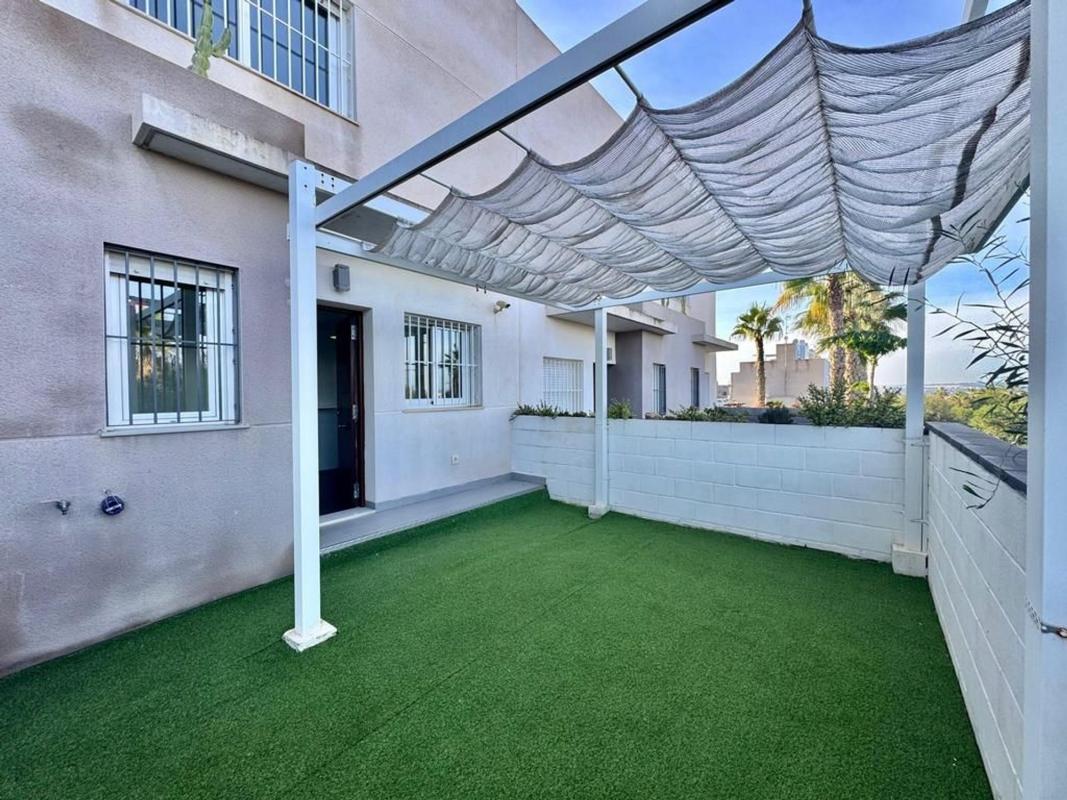 Продажа таунхауса в Calle Cecilio Gallego Alaminos , Торревьеха photo 5