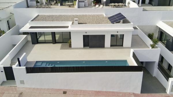 Chalet independiente en venta en Barrio Centro de la Ciudad Quesada, Rojales
thumbnail 1