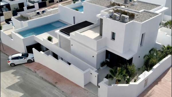 Chalet independiente en venta en Barrio Centro de la Ciudad Quesada, Rojales
thumbnail 1