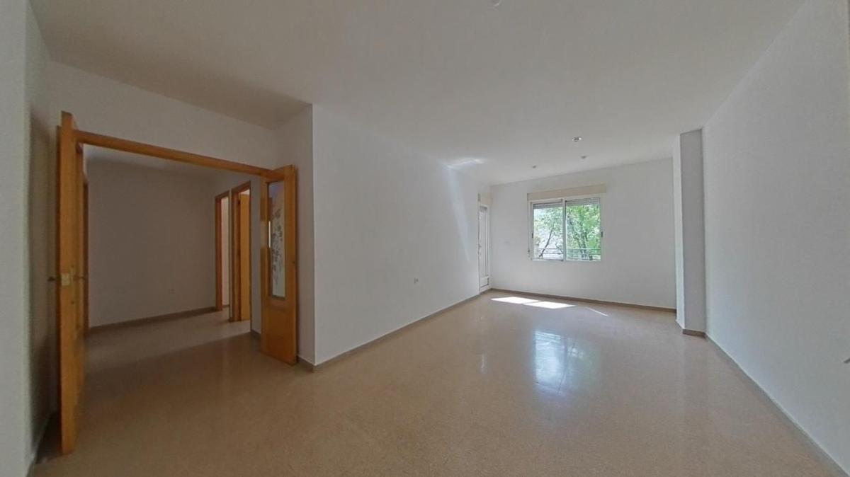 Venta de piso en Calle Plutón, Elda
photo 1
