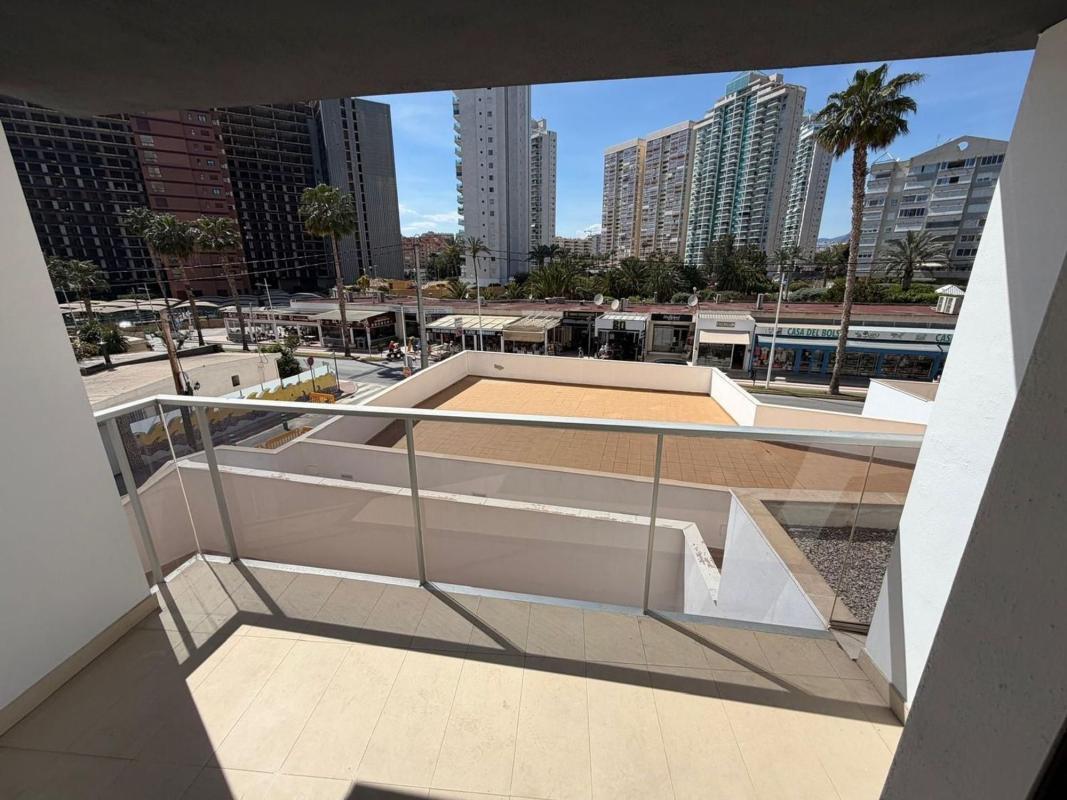 Venta de piso en Playa de Poniente, Benidorm
photo 1