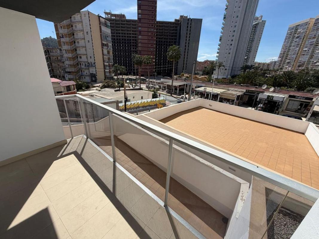 Venta de piso en Playa de Poniente, Benidorm
photo 2
