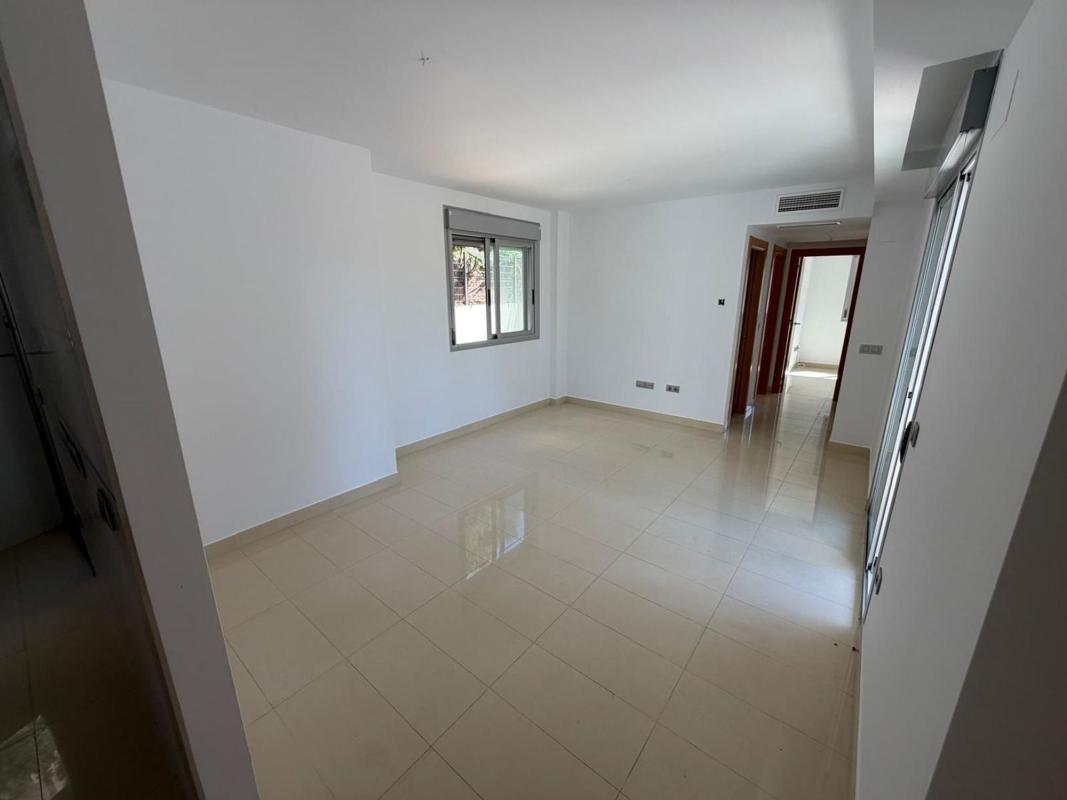 Venta de piso en Playa de Poniente, Benidorm
photo 3