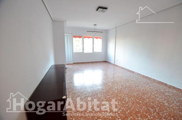Продажа квартиры на Plaza de la Constitución, Сан-Хуан-де-Аликанте
 photo 4