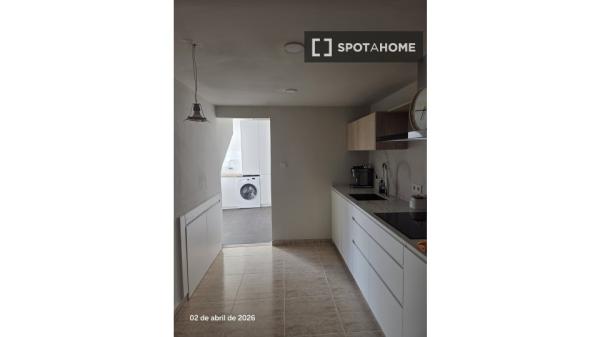 Habitación en piso compartido de 4 habitaciones en Sant Antoni, Valencia. thumbnail 2