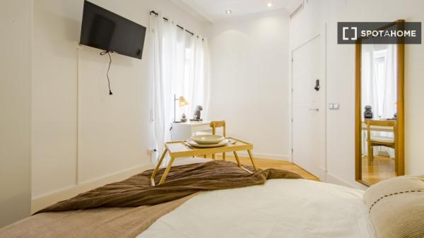 Habitación en piso compartido en alquiler, Hispanoamérica photo 4