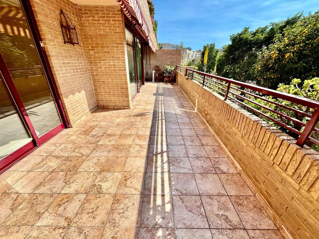 Продажа квартиры на Calle Escultor José Gutierrez, Аликанте / Алакант
photo 1