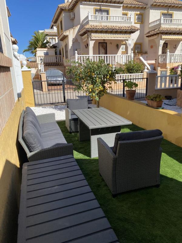 Venta de chalet adosado en  Calle Castillo de la Torre Grosa, 1 , Orihuela photo 3