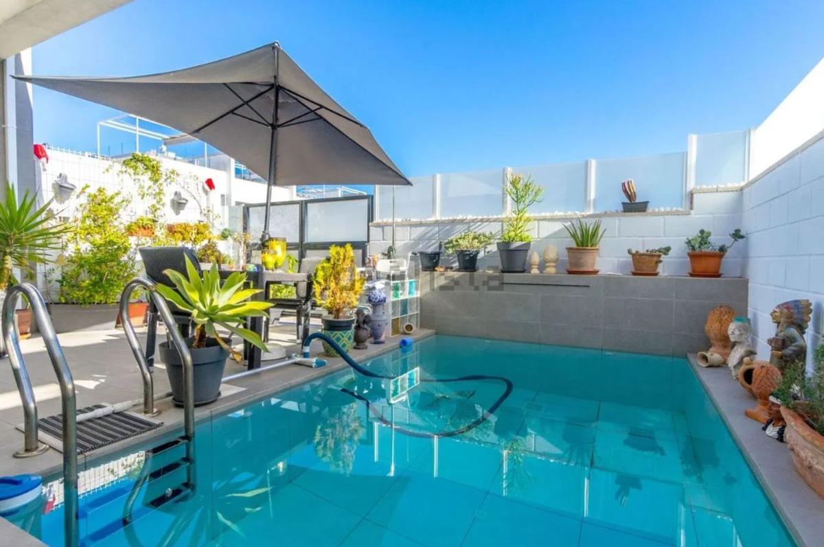 Venta de chalet adosado en Barrio Villamartín , Orihuela photo 1