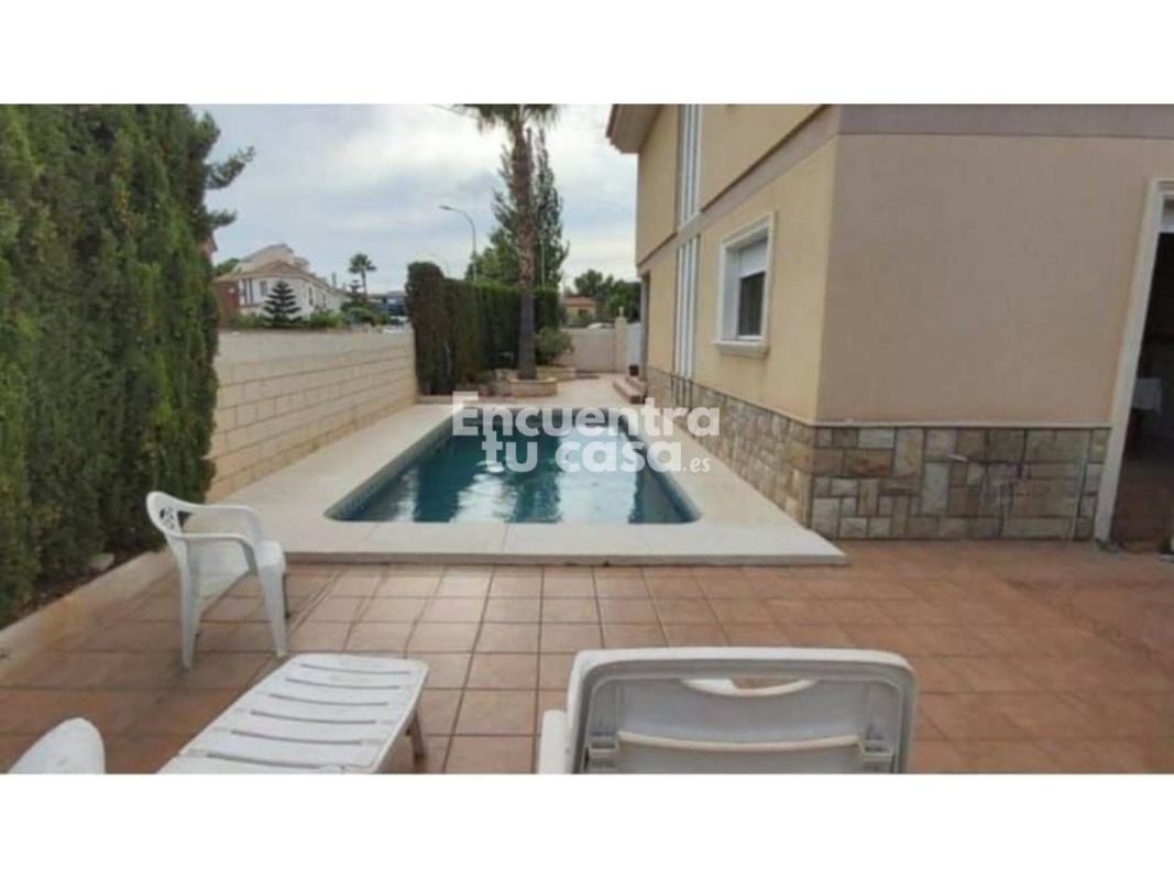 Properties for sale and rent in Spain photo 2