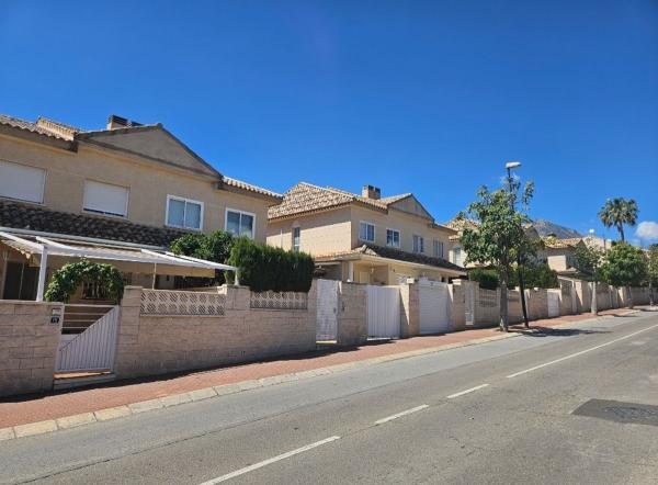 Chalet pareado en avenida de Coloma photo 2