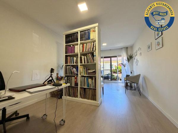 Продажа квартиры на Calle de Sant Mateu, Аликанте / Алакант
 photo 2