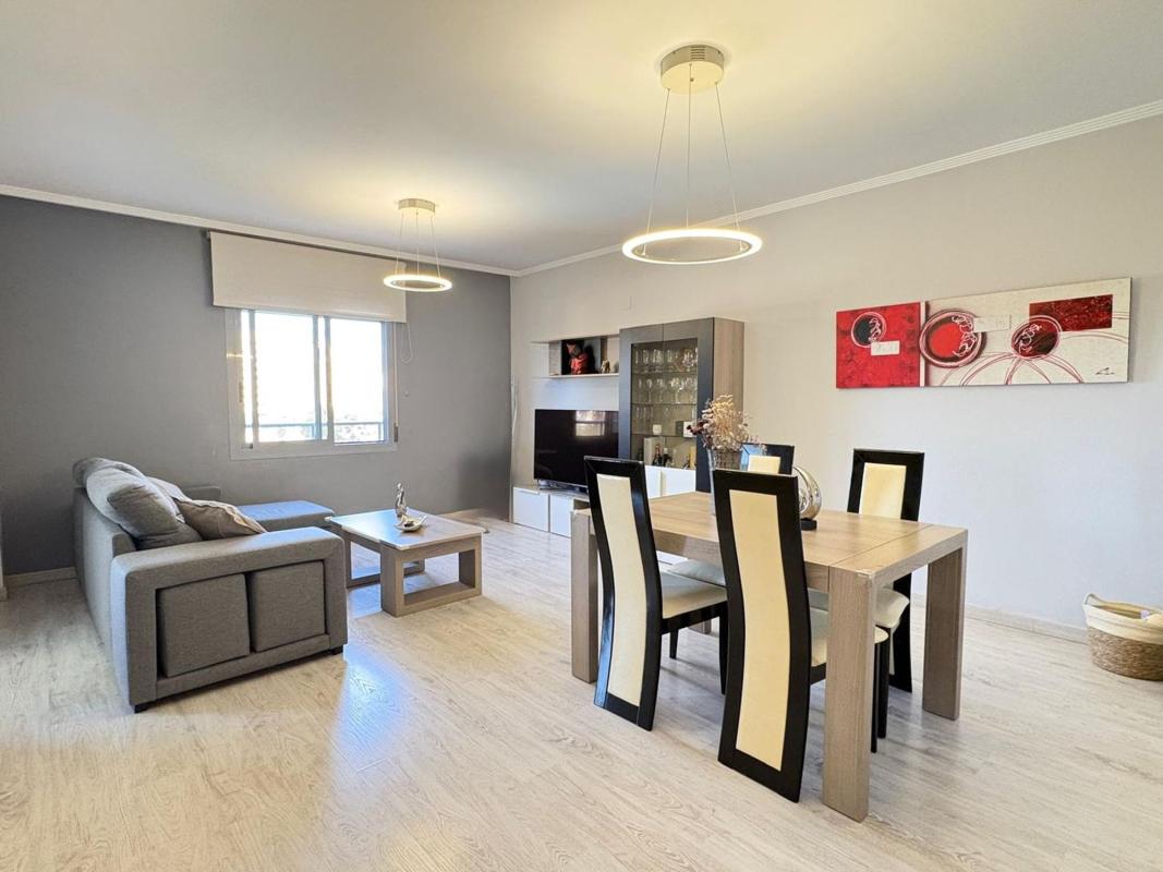Venta de piso en Avenida de les Nacions, Alicante / Alacant
photo 3
