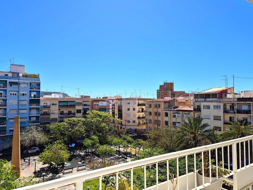 Sale of apartment in Calle General Espartero, Alicante
photo 3