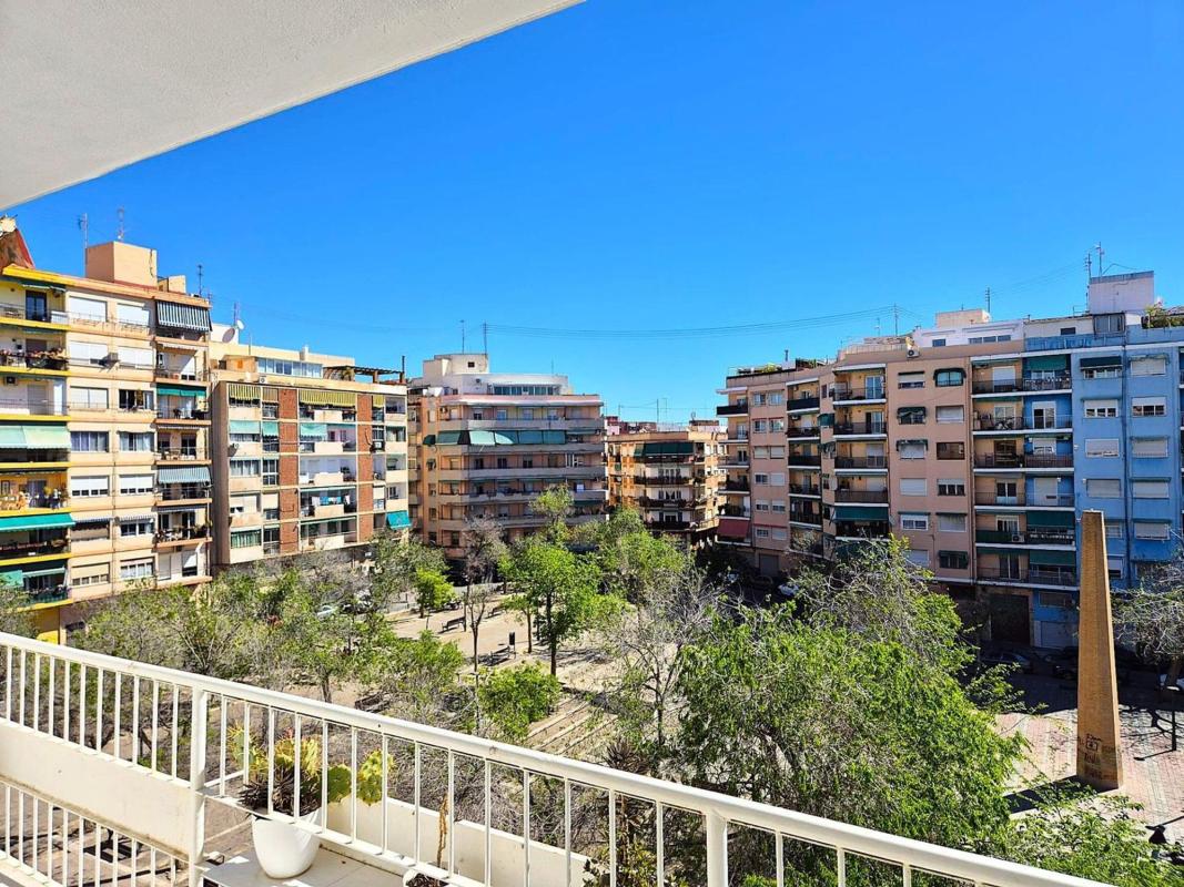 Sale of apartment in Calle General Espartero, Alicante
photo 4