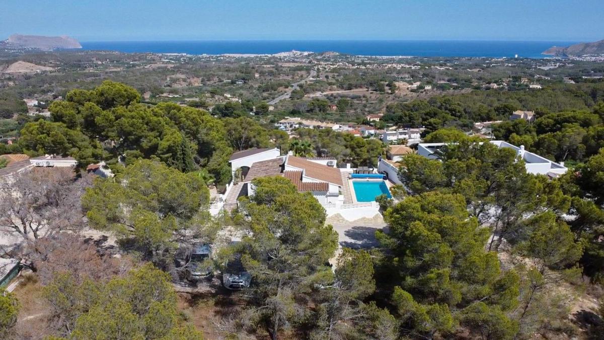 Venta de chalet independiente en Calle Mar Cantàbric, 20, La Nucia
photo 2