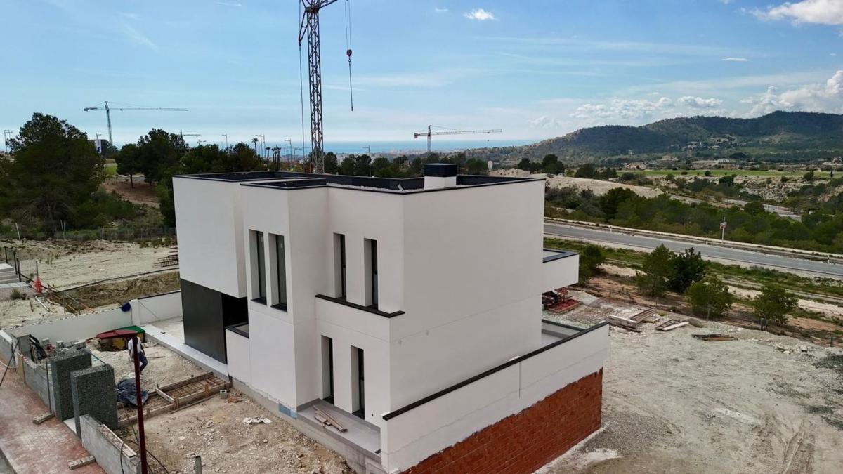 Sale of independent chalet in Calle Rey Felipe VI, Finestrat
photo 2