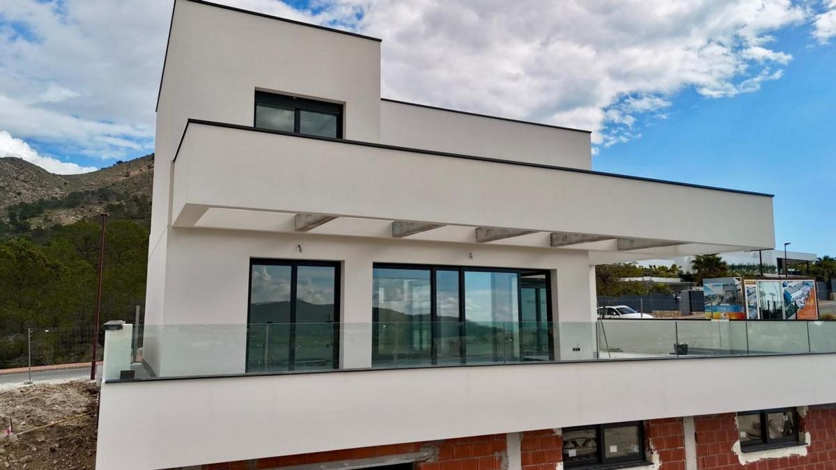 Sale of independent chalet in Calle Rey Felipe VI, Finestrat
photo 3