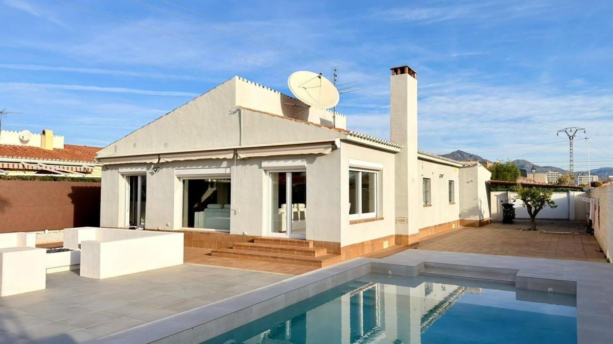 Venta de chalet independiente en Calle de Benixembla, El Campello
 photo 5