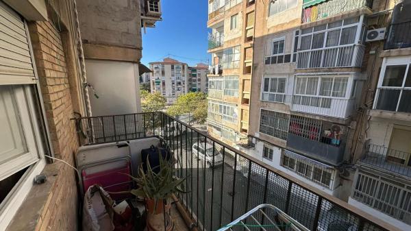 Venta de piso en Calle del Topacio, Alicante / Alacant
photo 1