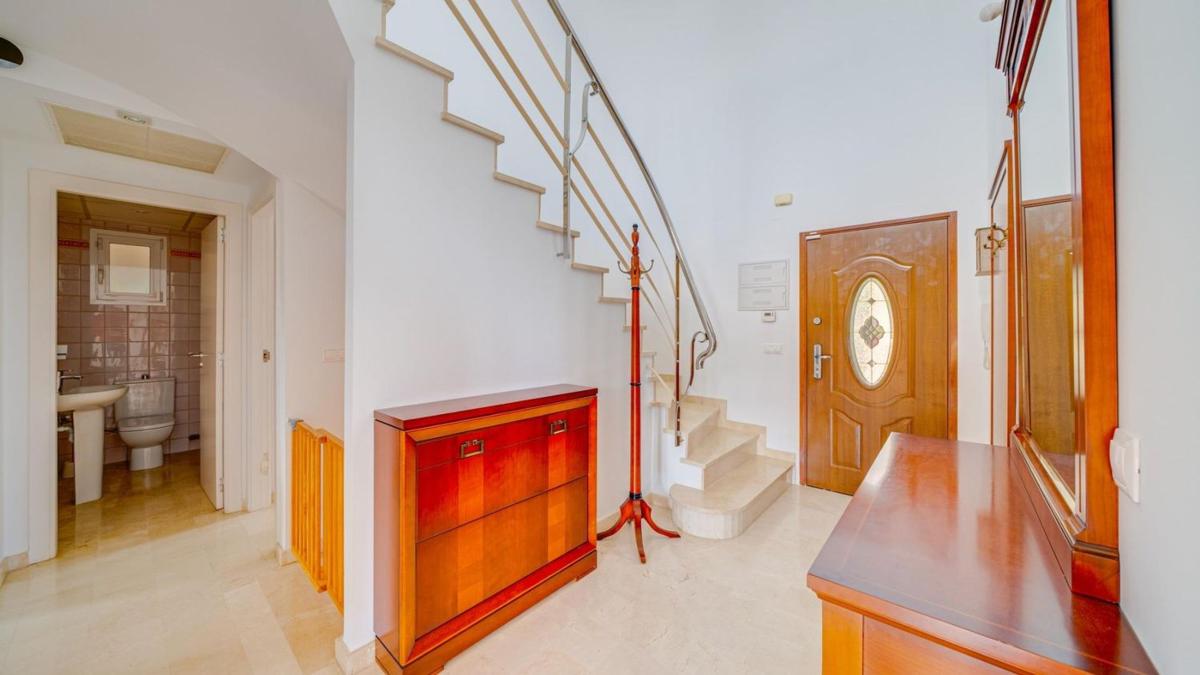 Продажа отдельного шале в Calle Isla de Tenerife, Финестрат photo 2