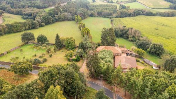 Palacio en Andeade s/n photo 1