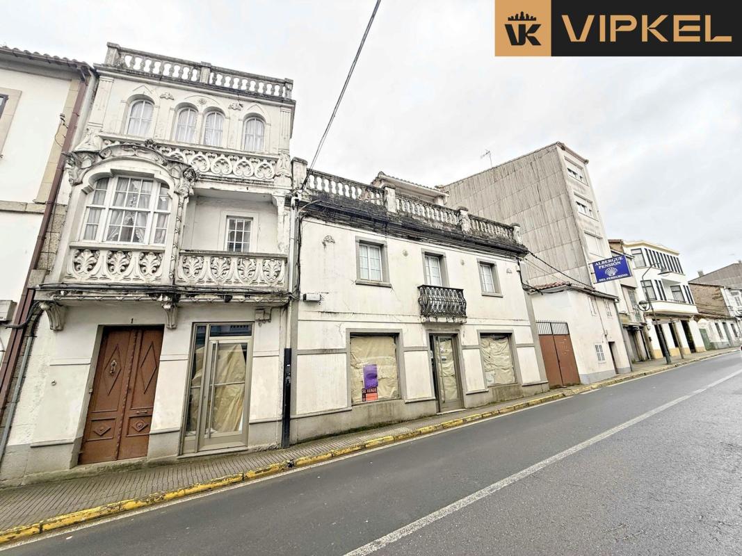 Venta de chalet adosado en  Calle de Ramón Franco , Arzua photo 2