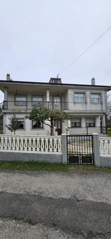 Продажа отдельного шале в Lugar Castro s/n, О Пино photo 1