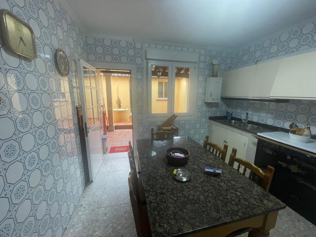 Venta de chalet adosado en  Calle Norte, 101 , Ribeira photo 5