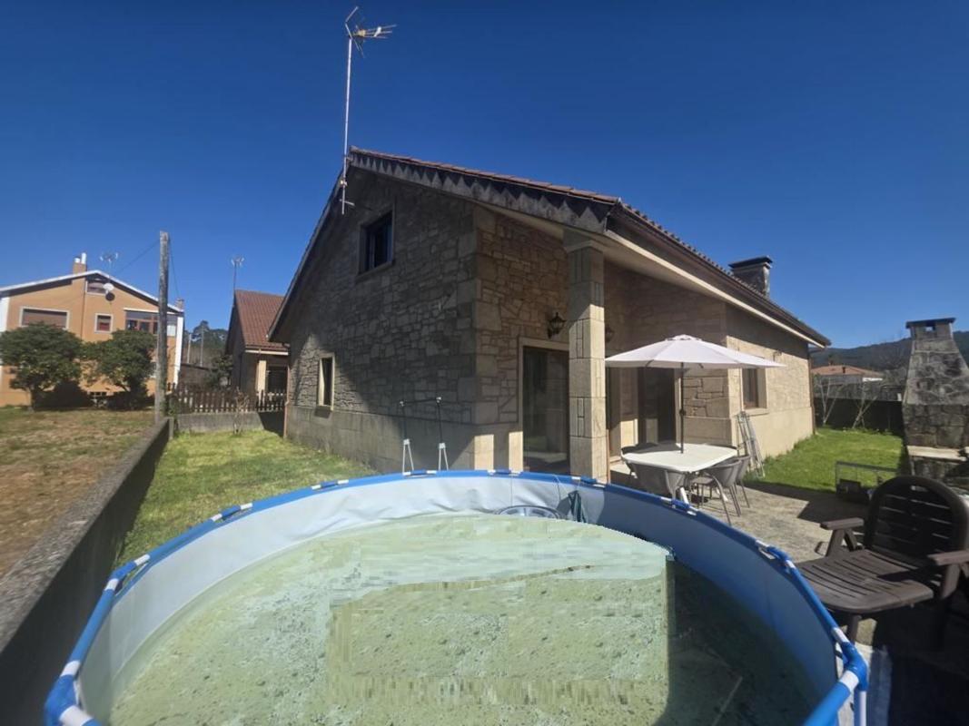 Sale of independent chalet in Lugar amanecida, 37, Boiro
photo 1