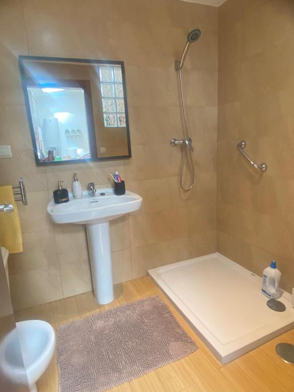 Venta de chalet adosado en  Ribeira , Ribeira photo 3