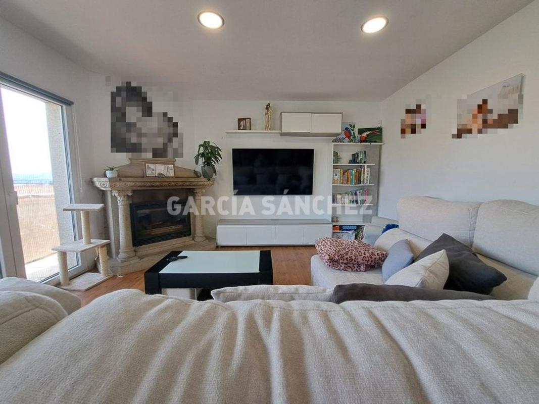 Venta de chalet adosado en  Aldea Abanqueiro, 28 , Boiro photo 2