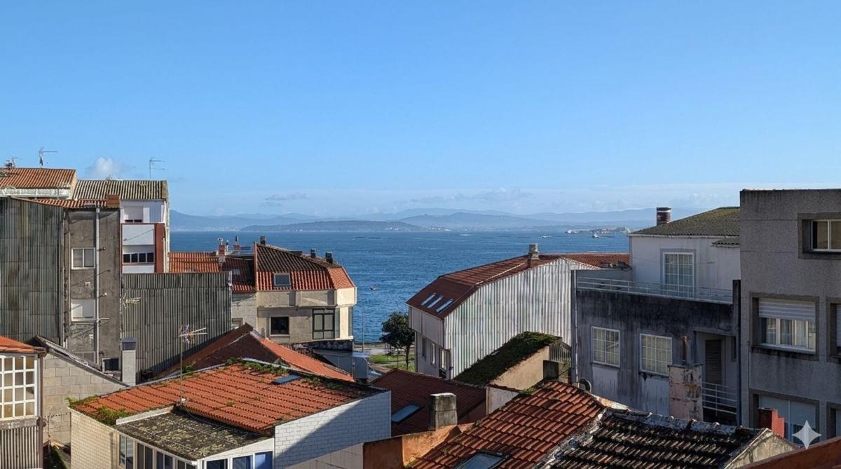 Venta de chalet adosado en  Ribeira , Ribeira photo 2
