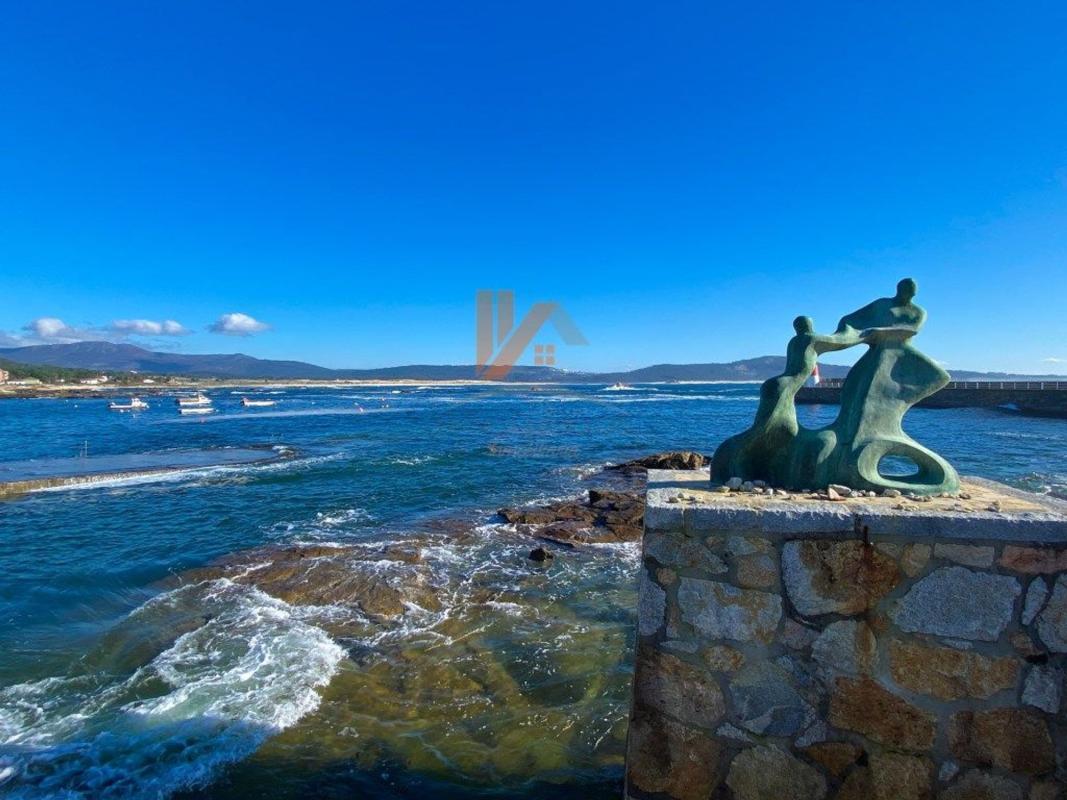 Venta de chalet adosado en  Montevixan , Ribeira photo 3