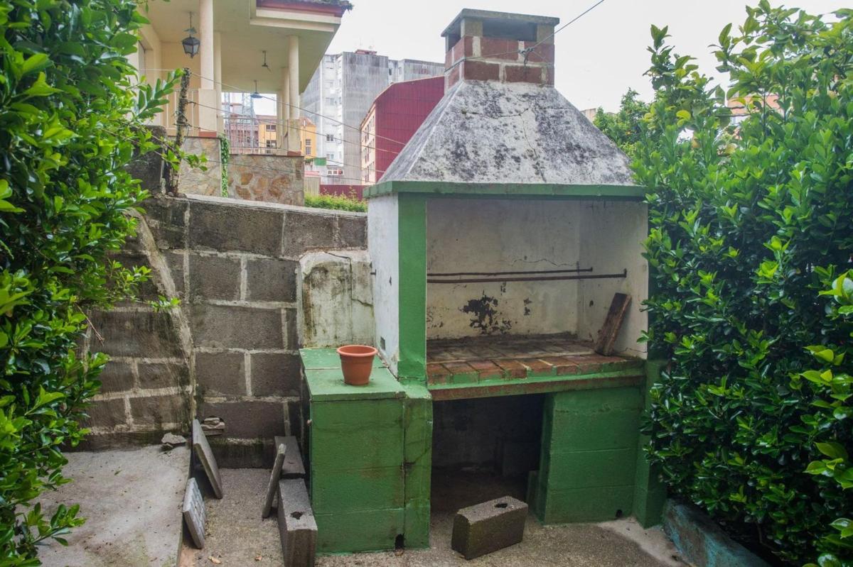 Venta de chalet adosado en  Calle Dos Irmandiños , Ribeira photo 5