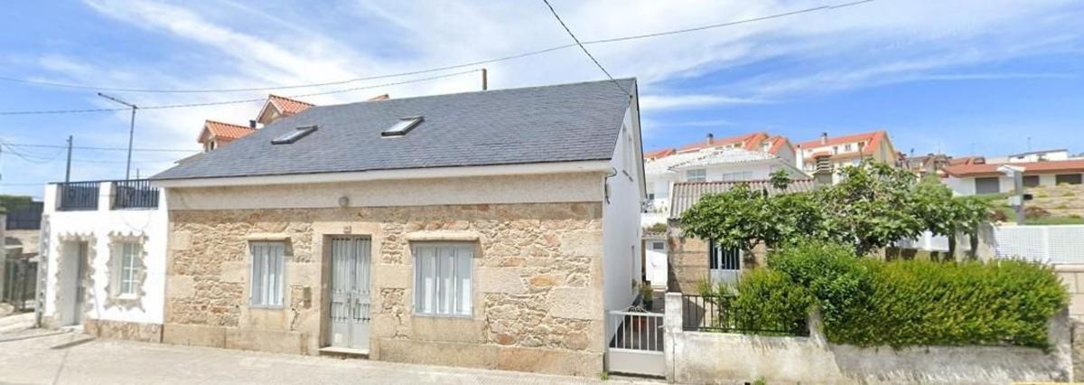 Venta de chalet independiente en Lugar Areeiros, 18, Ribeira
 photo 2