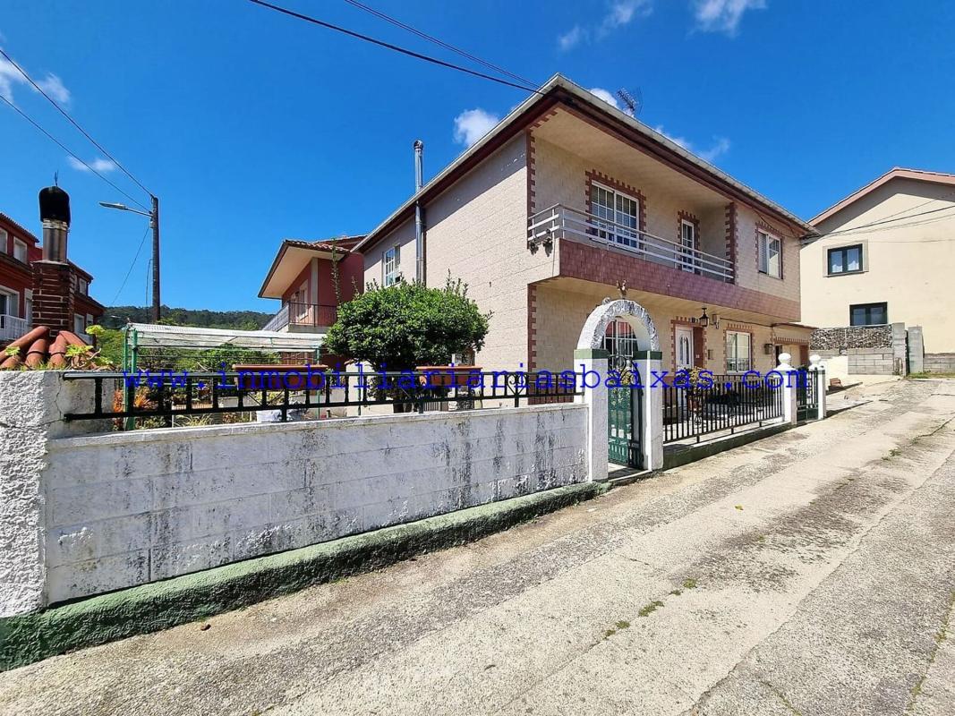 Venta de chalet independiente en Calle Sidreiras, Ribeira
photo 2