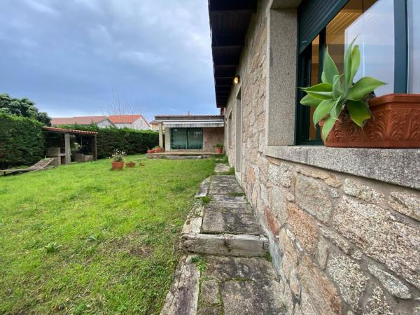 Casa independiente en calle Castelao photo 1