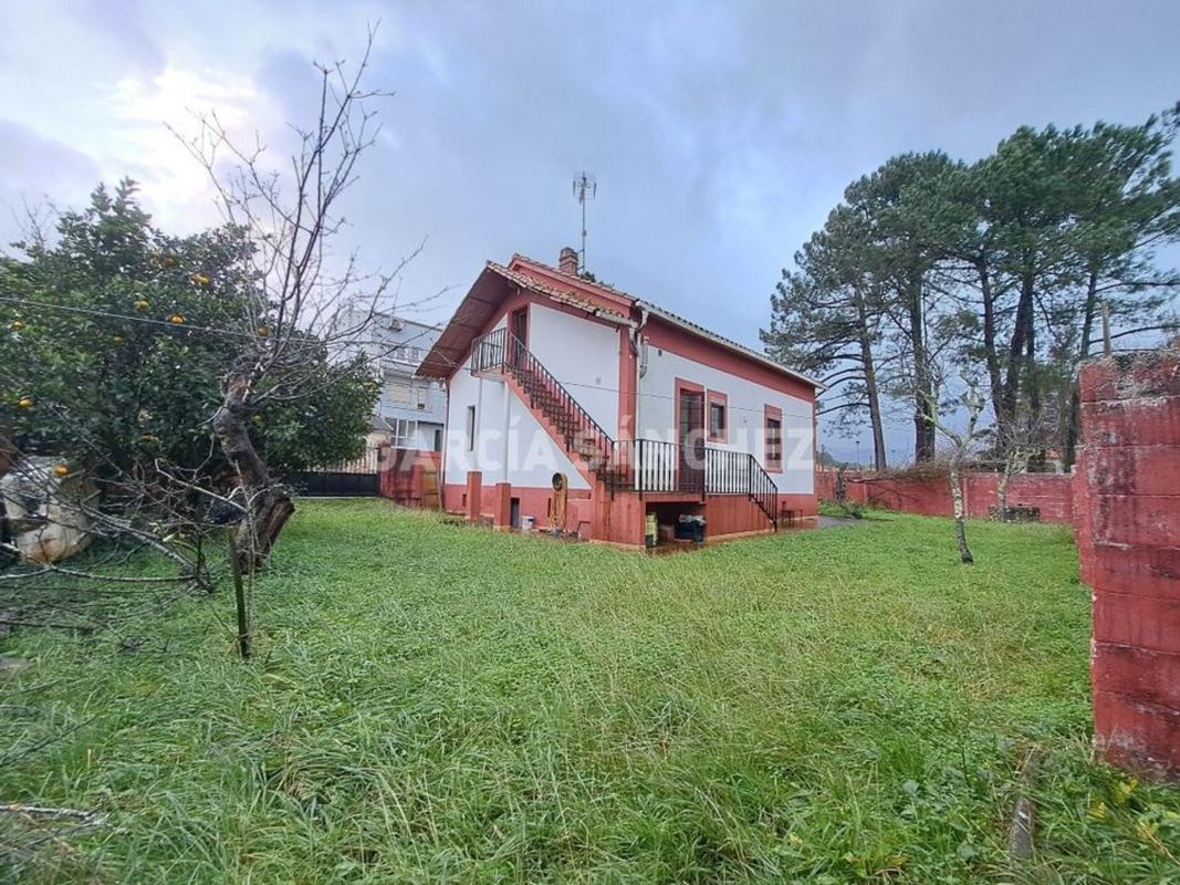 Venta de chalet independiente en Avenida de Barraña, 89, Boiro
 photo 3