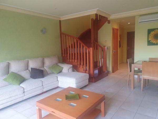 Chalet adosado en calle Listres photo 3