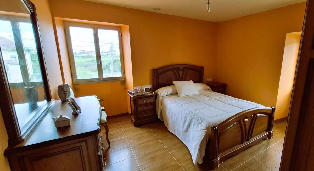 Sale of independent chalet in Carretera Malpica, 1, Malpica de Bergantiños
photo 3