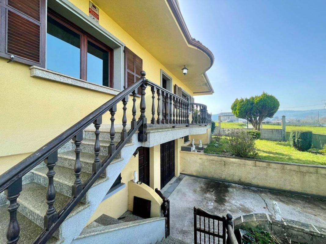 Sale of independent chalet in Baris, Carballo
 photo 4