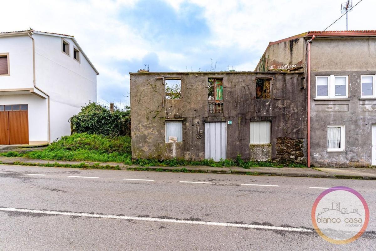 Sale of independent chalet in Carballo, Carballo
photo 1