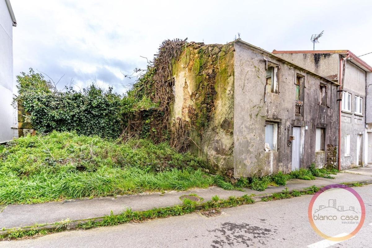 Sale of independent chalet in Carballo, Carballo
photo 2