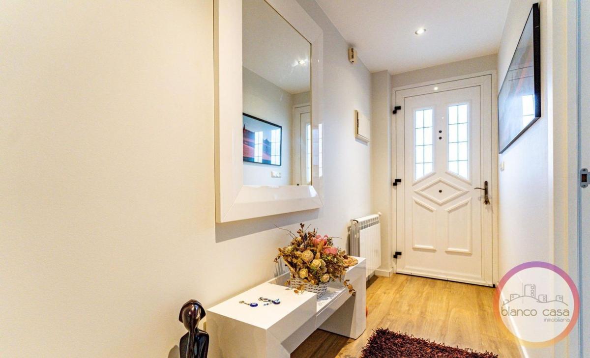 Sale of independent chalet in Carballo, Carballo
 photo 5