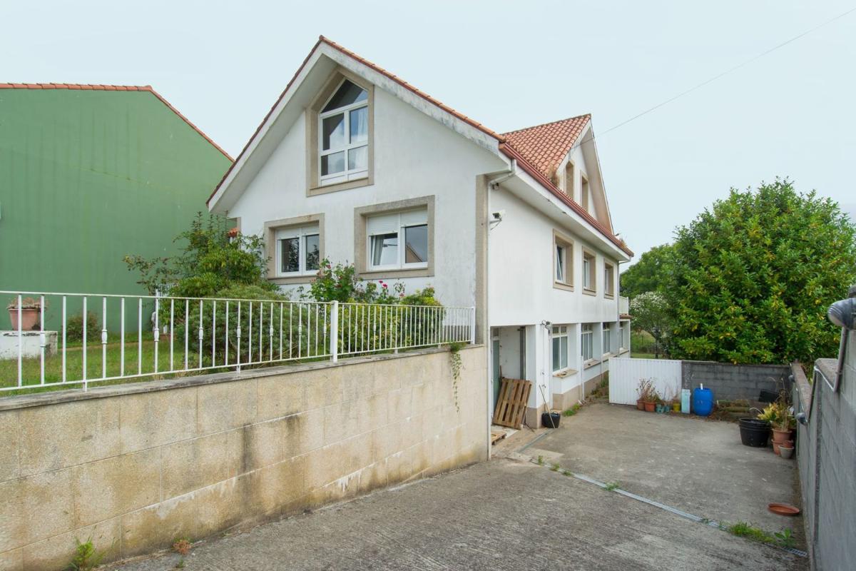 Sale of independent chalet in Calle Río Grande, 111, Carballo
 photo 4